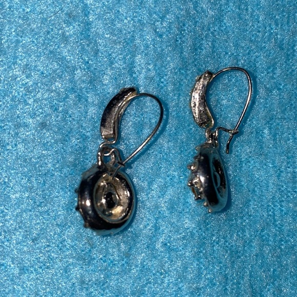 VINTAGE RHINESTONES silver tone flower cluster drop style  VINTAGE RHINESTONES silver tone flower cluster drop style wire pierced earrings